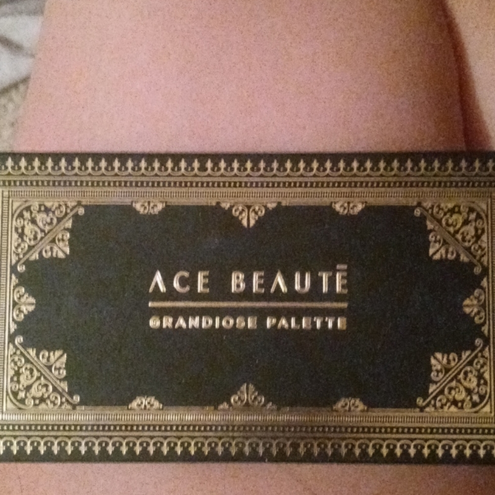 Eyeshadow pallette